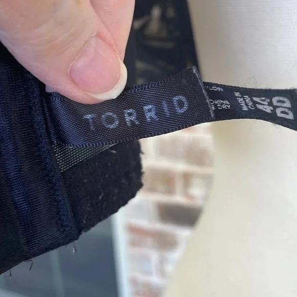 Torrid Black Lace Plunge Underwire - Picture 7 of 9